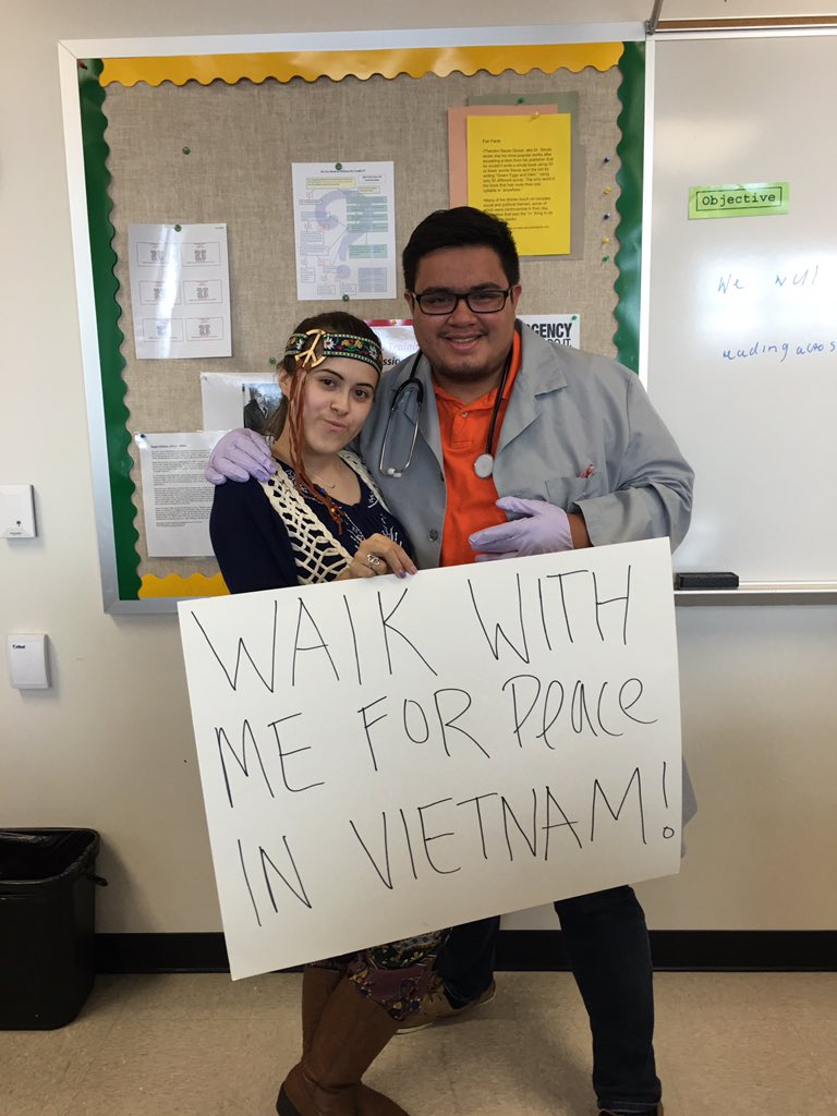 gaalvanjuan_'s tweet photo. Day 4: Decade Vs Future #Promweek #NGProm #partylikegatsby @nghs2016 https://t.co/IQcazfTJc4