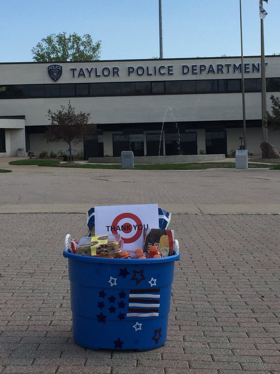 MegMerrill280's tweet photo. Sending our gratitude to the Taylor Police Department! #NationalPoliceWeek https://t.co/jIAHzr0m5J