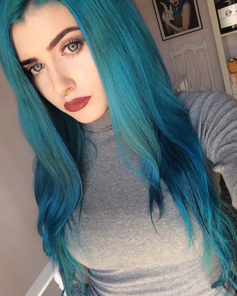 »😺¡¡Esta vampira se aburre mucho!!😺« 
¿Alguien me da un poco de rol?
🇷🇹❗