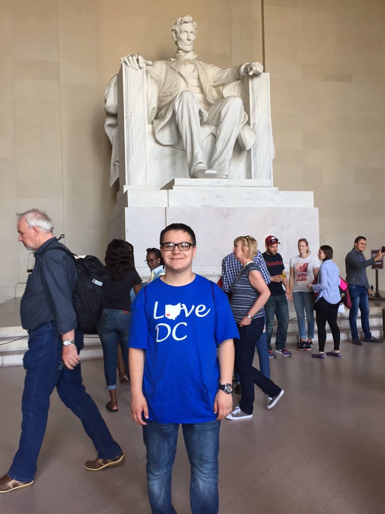 MMSTeam10DC's tweet photo. Lincoln Memorial Kodak Moments https://t.co/82G5oHzXL4