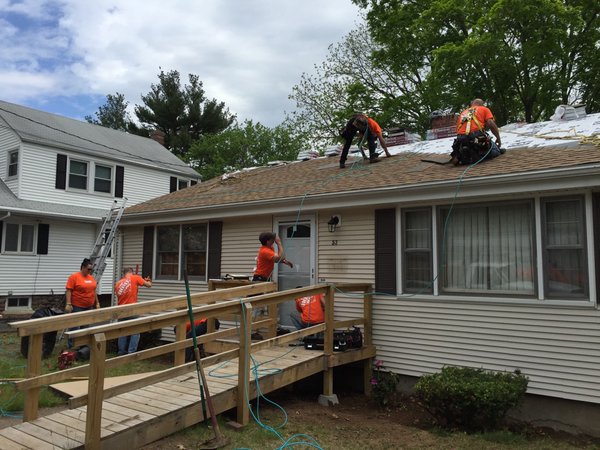 CTCommunities's tweet photo. Volunteers from @TeamDepot restore home of Glastonbury #WorldWarII Vet. https://t.co/qHBgt40QIz via @petermarteka https://t.co/CTrMxeGIWe