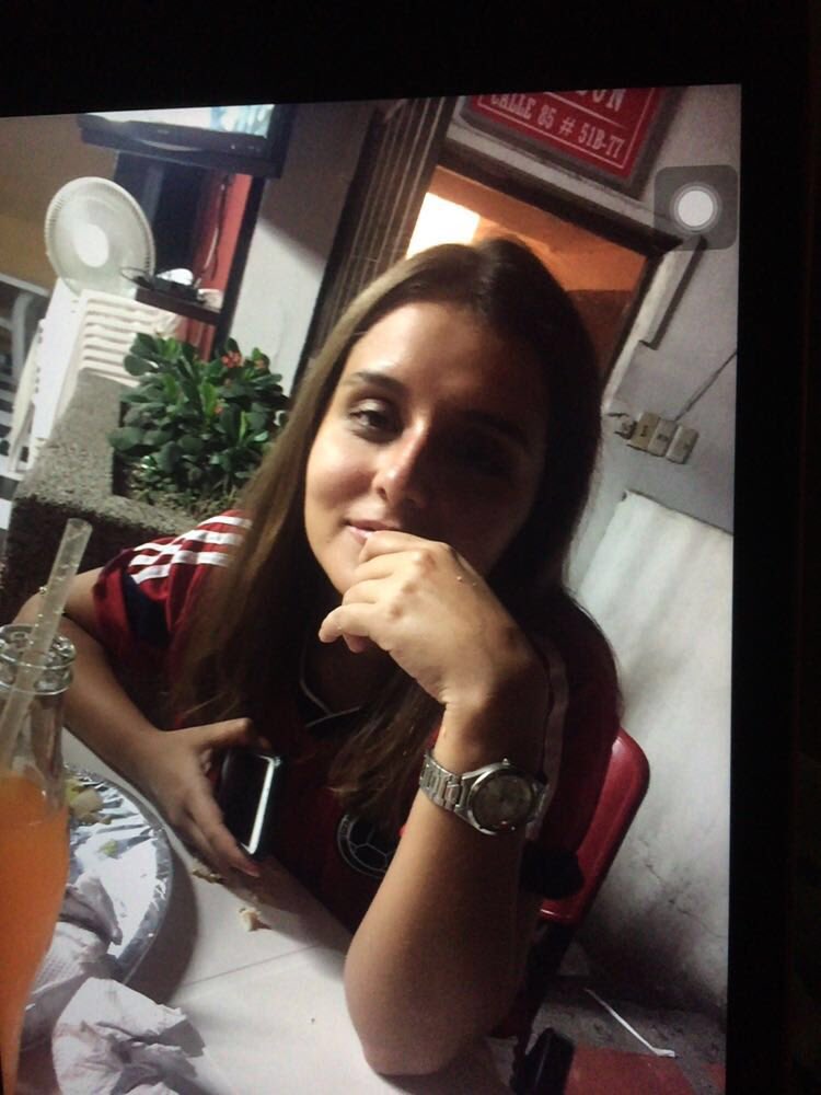 maricgarcia's tweet photo. BIRTHDAY GIRL🌟Mi amigaa lauris💕❤️🌟🍷🍷🍷 #celebrándolasuvida #secrecio https://t.co/hgtZAzxws2