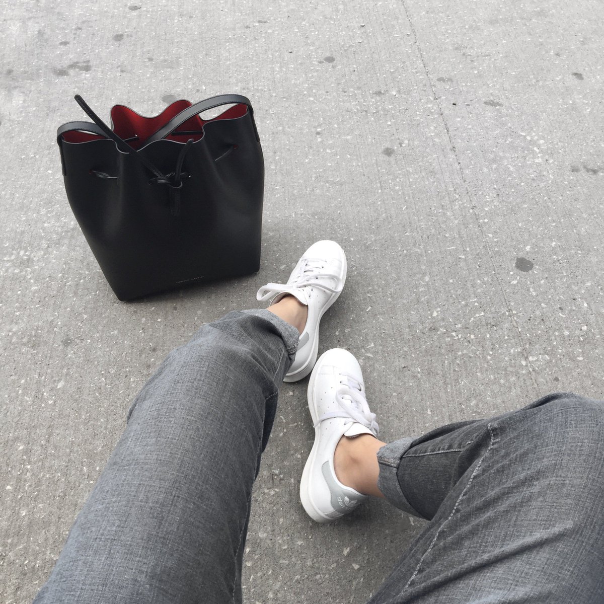 livingthegrey's tweet photo. A pair of jeans I can't seem to take off..https://t.co/FTddbKZ21m https://t.co/h4FnZ1YzHM