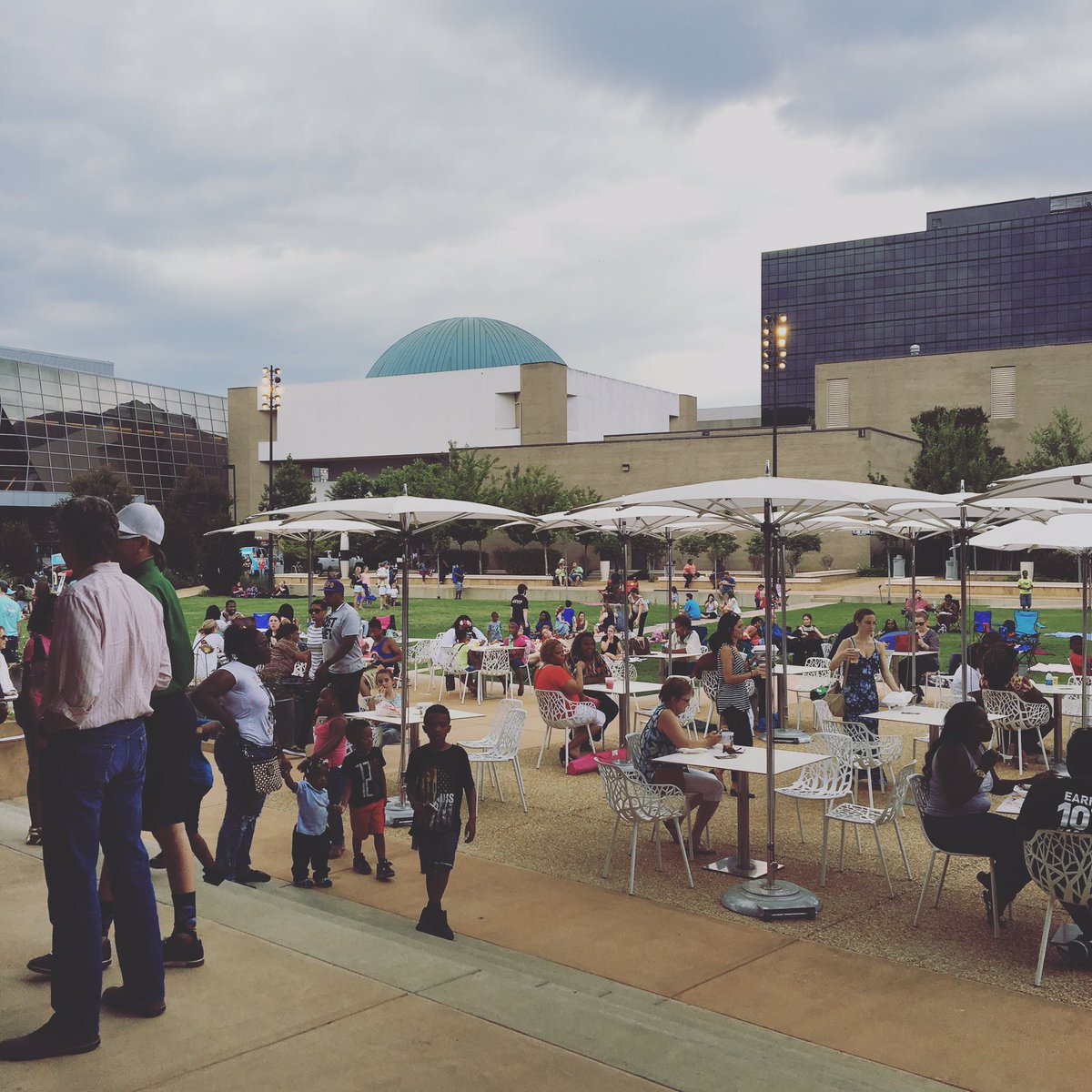 CupsFondren's tweet photo. Pumped to be showing off our locally roasted cold brew @MSMuseumArt for the #sippsourced menu #foodtrucks https://t.co/fNbt6kUXno