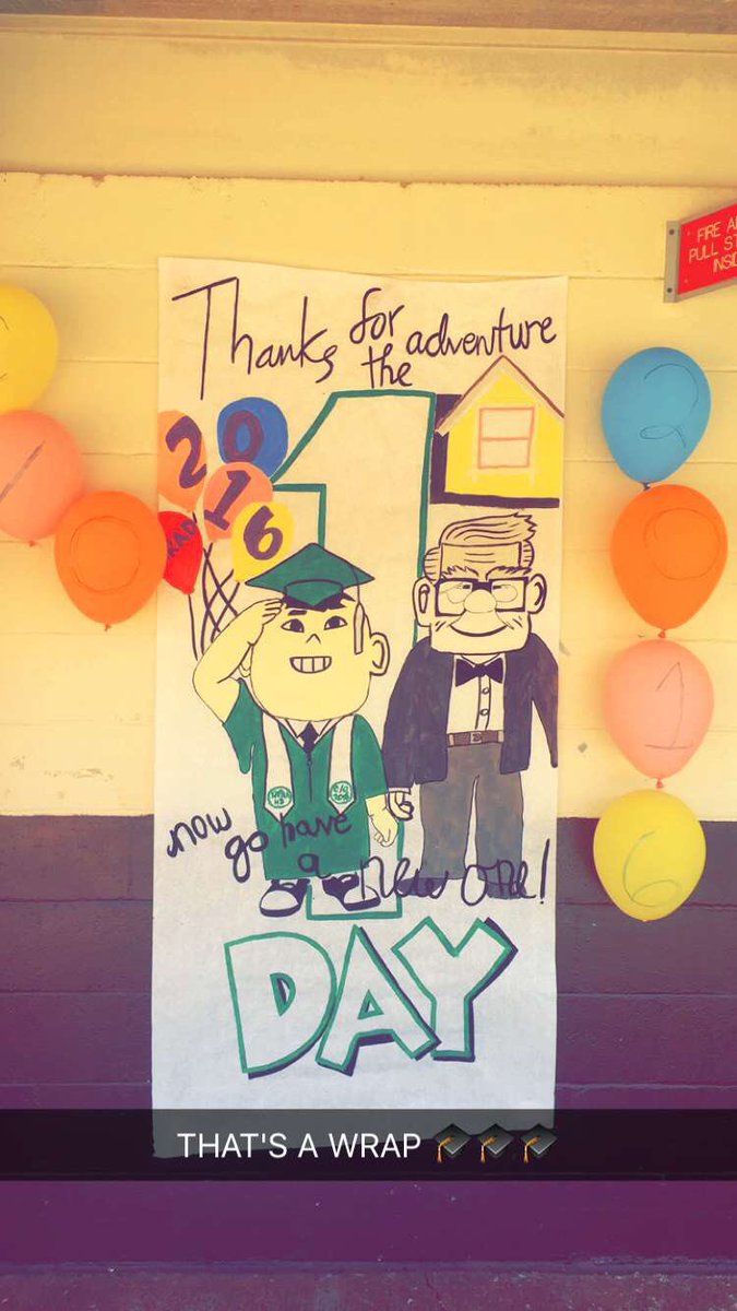 tiaaala's tweet photo. What made me into the person I am today. TO THE CLASS OF 2K16! WE OUT🎉🎉🎉🎓 #KAPAAHIGH https://t.co/PeVo2TIGUt