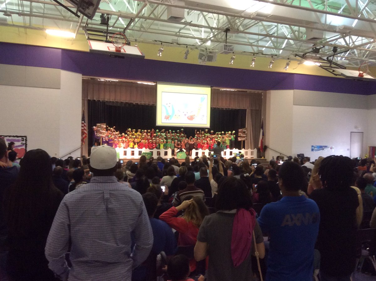 It's a packed house for our kinder. production! Look at all those devices capturing memories. #mreALLin