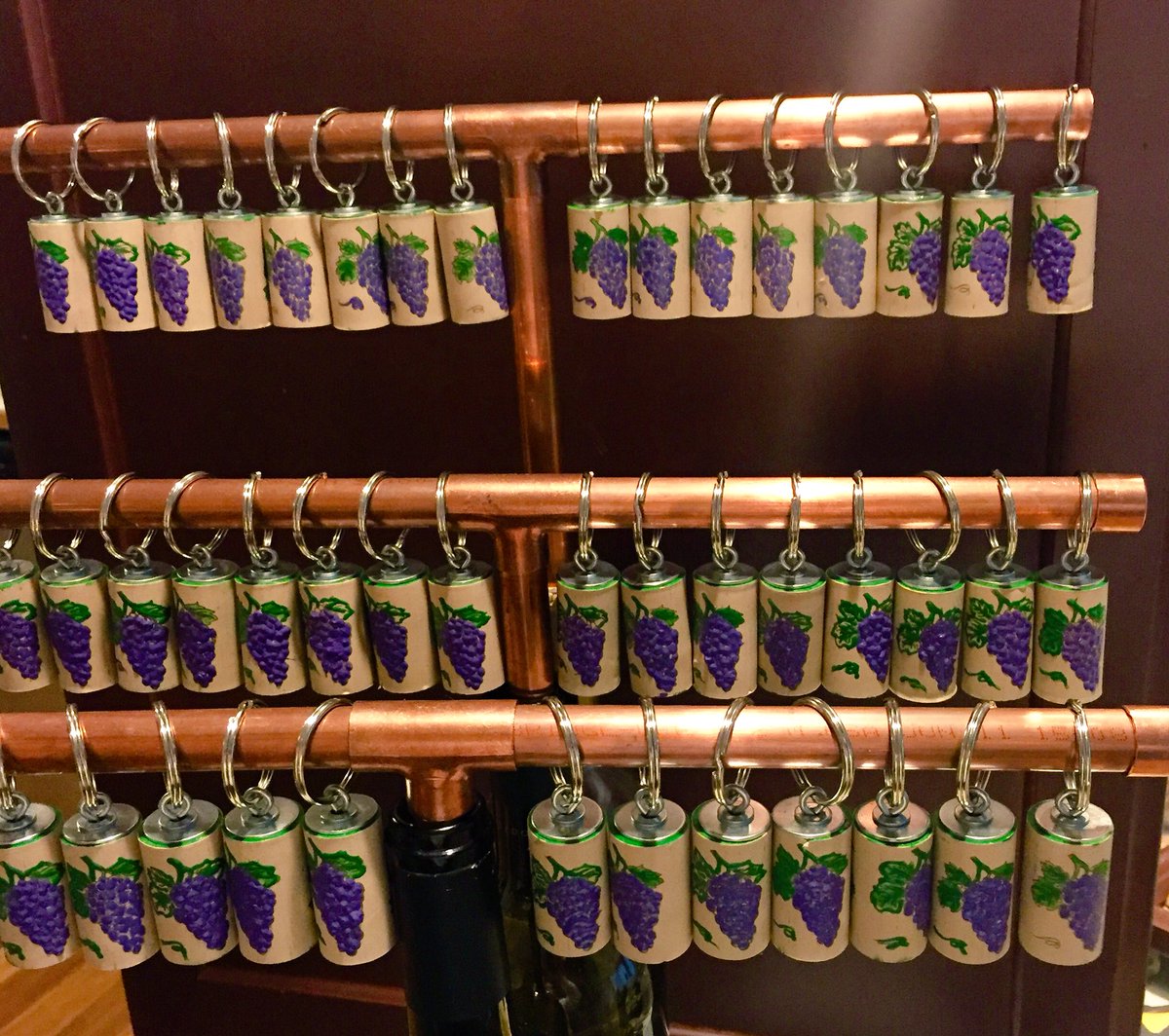 Couturecorksetc's tweet photo. Painted corks @wawinecountry @YakimaAVA @Couturecorksetc #winecorks https://t.co/Z1qVIX7kcT