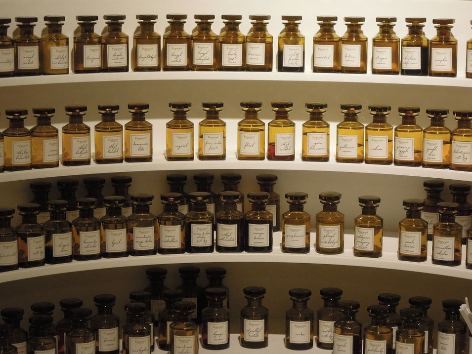 Shopnetic's tweet image. Ready to hit new season? Spread good vibes with top perfumes for the summer:
shopnetic.com/story/1433/sme…