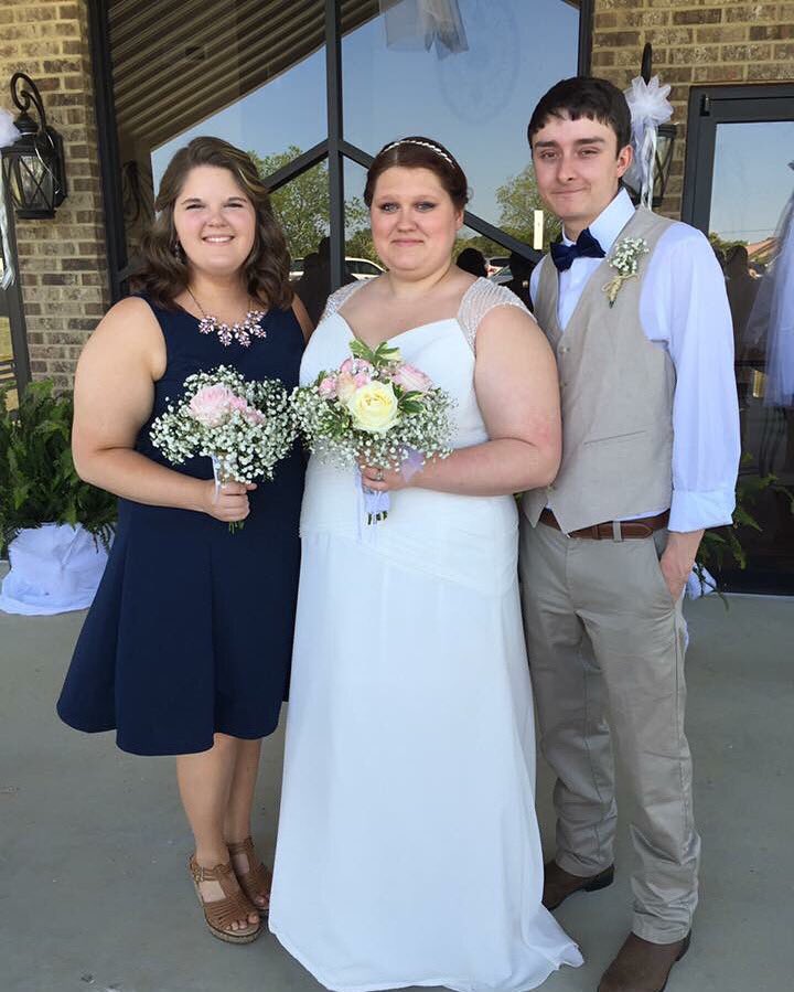 in case y'all didn't know.. MY BEST FRIEND GOT MARRIED!! <a href="/brea_2014/">Breanna Aldridge</a>