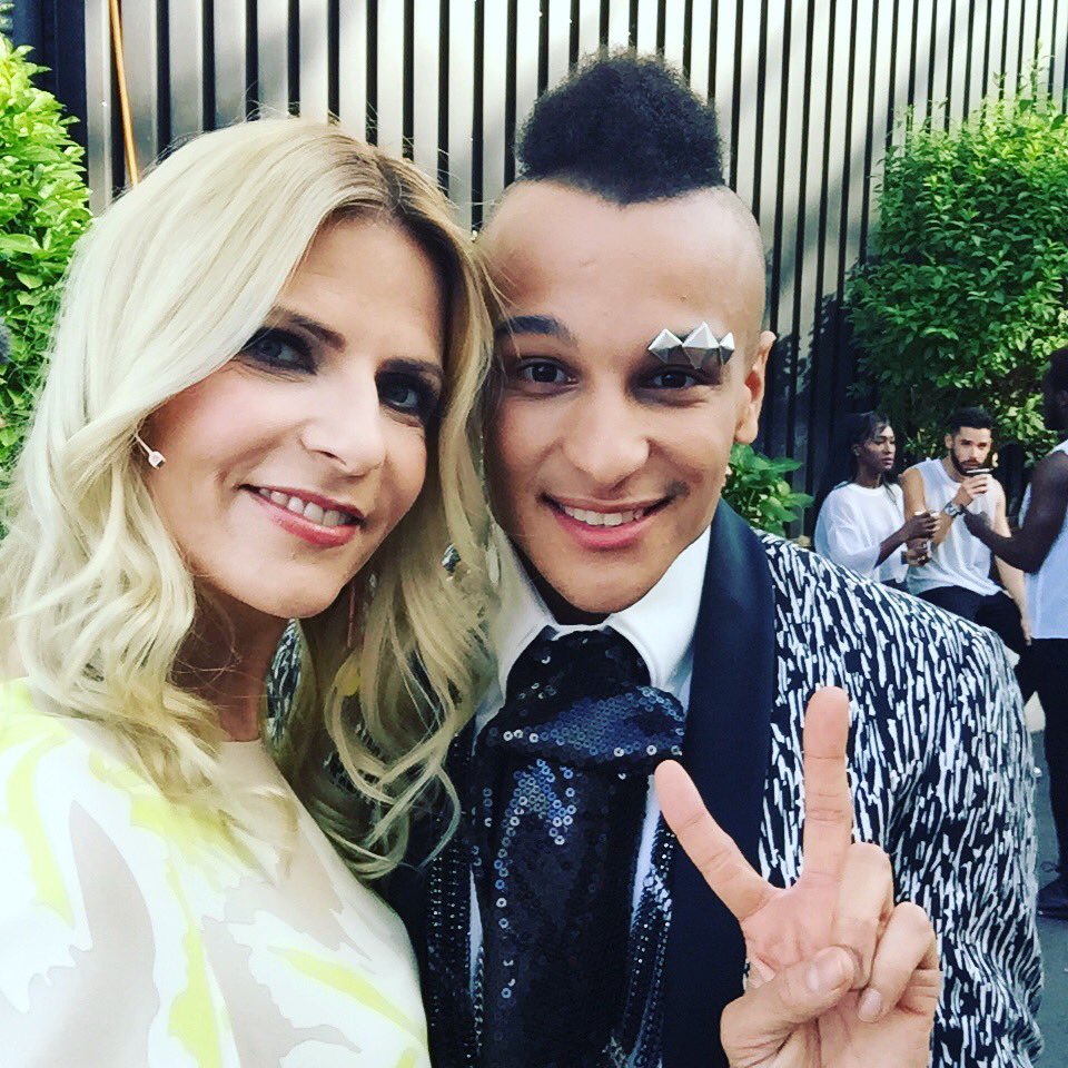 Gerade Prince Damien getroffen. Sehr bodenständig. Dickes like ! #dass #Superstar #rtl <a href="/RTLde/">RTL</a> @RTL_DSDS