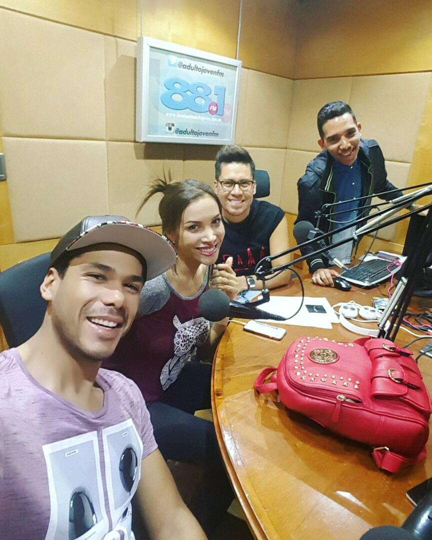 @arnaldoalbornoz_ <a href="/amazingbarbara/">Bárbara Sánchez</a>  <a href="/jesusapalma/">Jesús Palma</a> @gigablogg881 y radio #AdultoJoven881 gracias por esta entrevista🤘