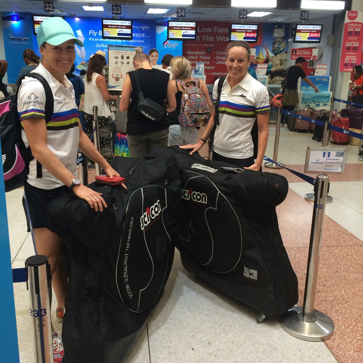 DuffieldTwins's tweet photo. @sciconbags #packsaferudefast #samesamebutdifferent @Thanyapura1 Pattaya bound https://t.co/1QzIqSFhPP