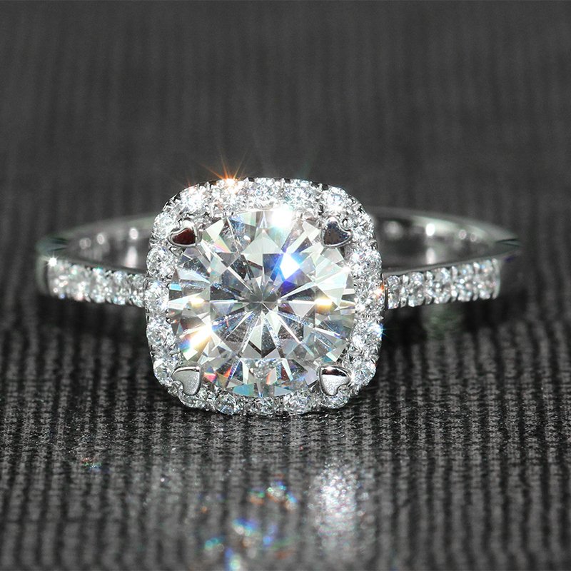 MyTransgems's tweet photo. Love this adorable moissanite ring, a best gift in festival! #transgems #moissanite #weddingrings https://t.co/vhE5YnBPnn