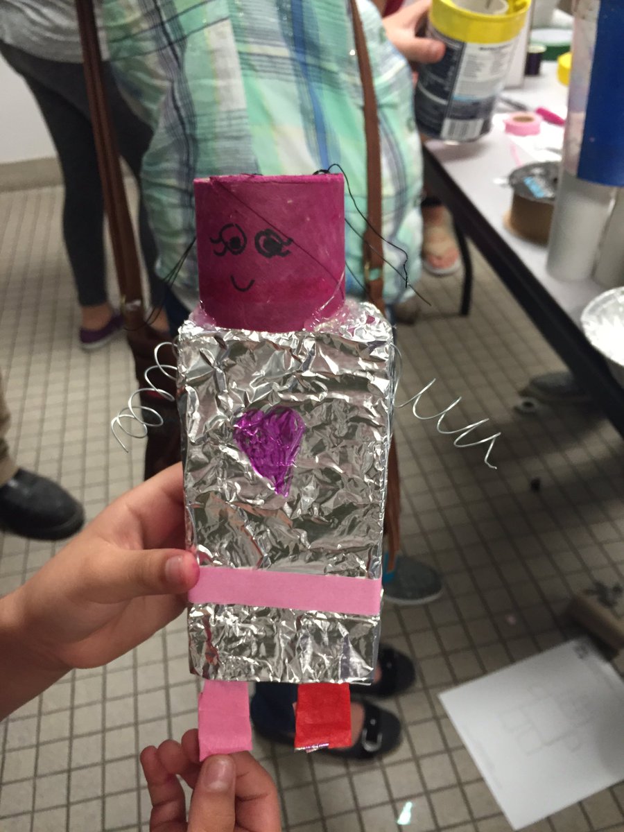 Full S.T.E.A.M. ahead!! Second grade miniature robots were a HUGE success! #mreALLin