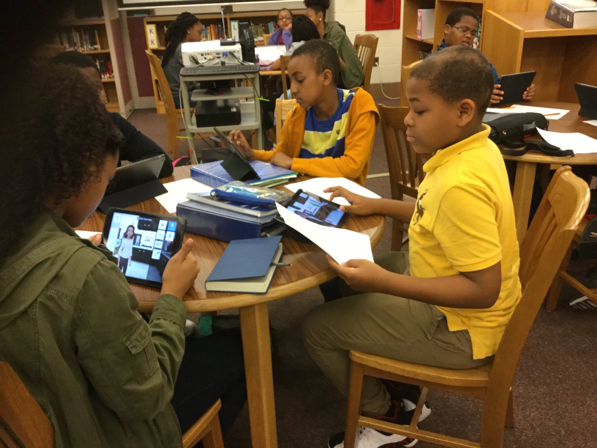StoddertCCPS's tweet photo. Ms. Faughnan's finished their book spine poetry lesson. They created avatars to recite their poetry. #stoddertstrong https://t.co/V8erxv13Nr