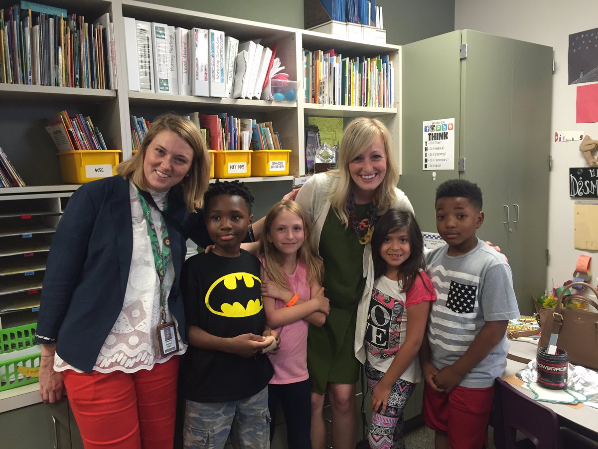 Full S.T.E.A.M. (night) ahead at #mreALLin! Mini robot station overflowed into our classroom!