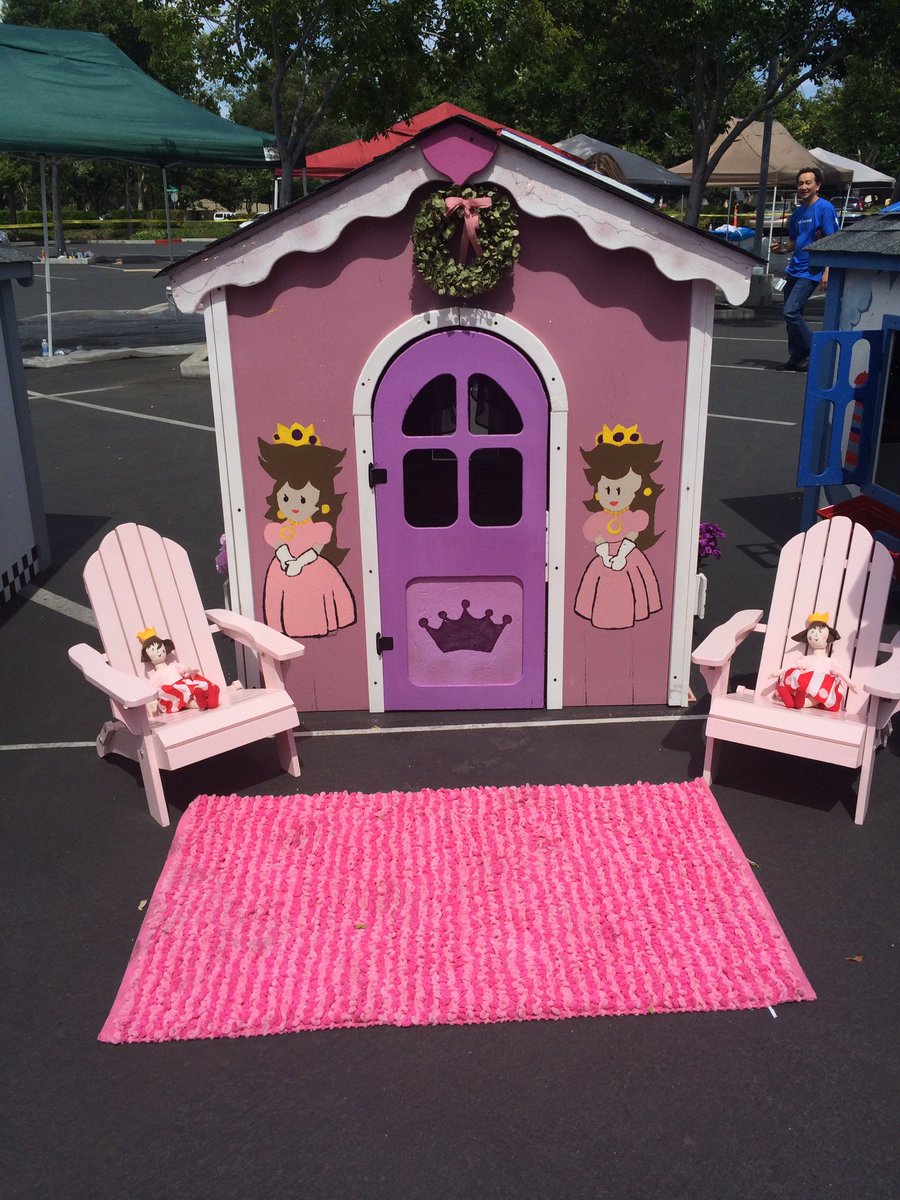 RubyZefo's tweet photo. Playhouse handywork for military kids on Global Community Service Day. #IntelSecGives #IAmIntel https://t.co/f3X4dBsE0C