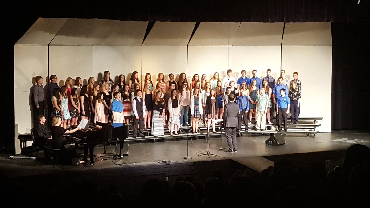 Chelle_Pautzke's tweet photo. @MoraChoirs 7th grade https://t.co/yhb3Xh4lOu