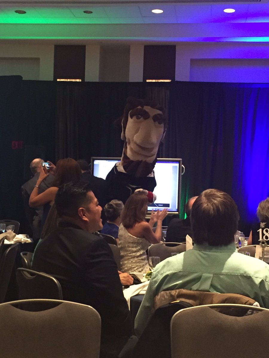 spenzari's tweet photo. #BlueGreenBash https://t.co/S7OLzWqgKO