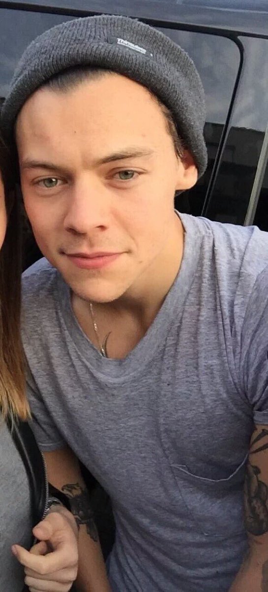 Harry_StyIesCox's tweet photo. HE'S PERFECT #HarryInDunkirk #HarryStylesHaircut https://t.co/rObROwbiTe