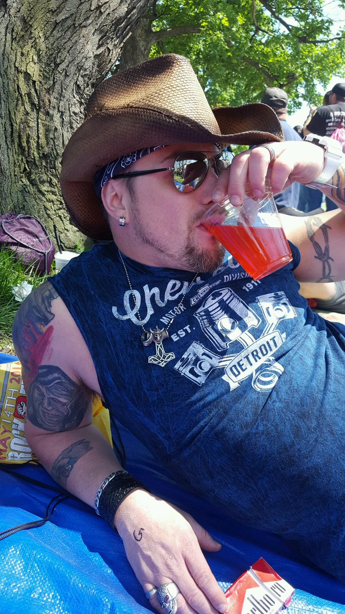 JerryWardrop1's tweet photo. Rocking out at rockfest https://t.co/6vuq270Vv5