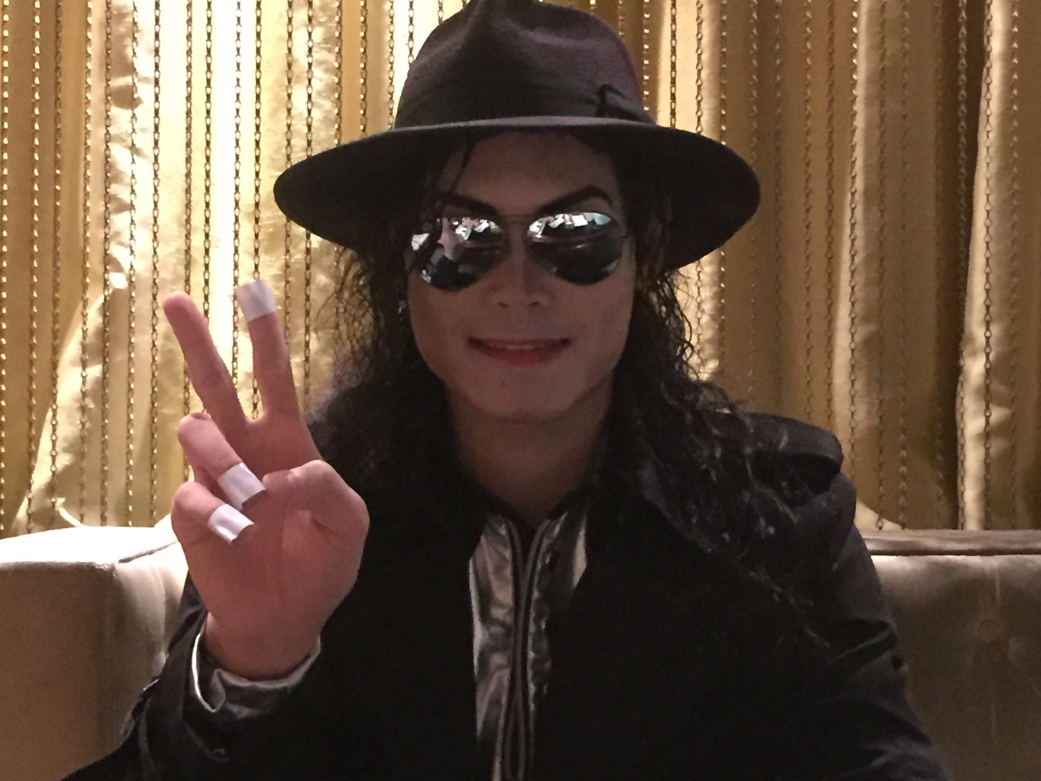 千日前フェス A Twitter マイケルジャクソン Michael Jacksonの そっくりさんw Michael Jackton君 6 4はジャクトンダンスタイムもあるニャーw