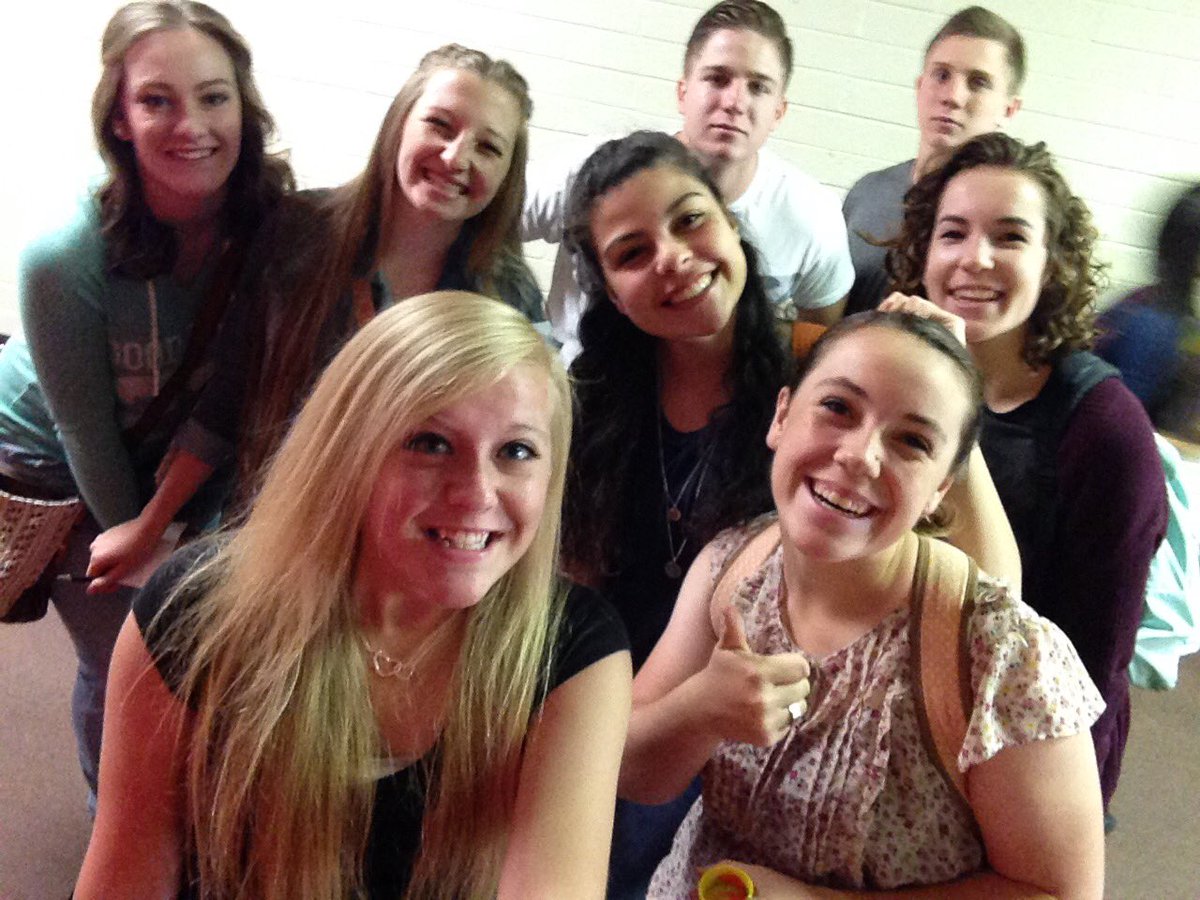 bugbyte98's tweet photo. When I'm not quite ready to graduate and say goodbye to all these amazing people😭❤️ #senioryear #graduating2016 https://t.co/rFB1bz1WzF