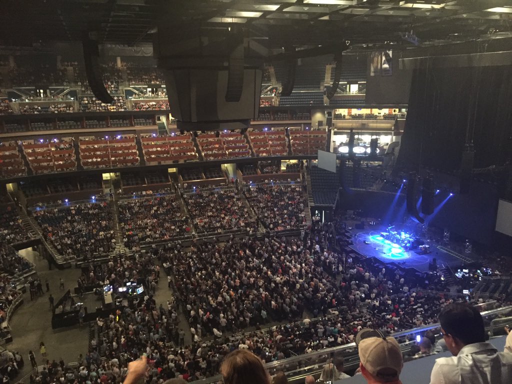 DasSanjay01's tweet photo. Coldplay rocking #IBMatSAPPHIRE @IBMSAPAlliance https://t.co/D9hzqv5Hq6