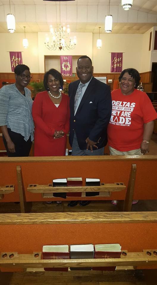 GreenvilleSCDST's tweet image. Deltas at Bible study with Pastor Stacey Mills of Mountain View Baptist Church #MayWeek2016 #GSCACDST
