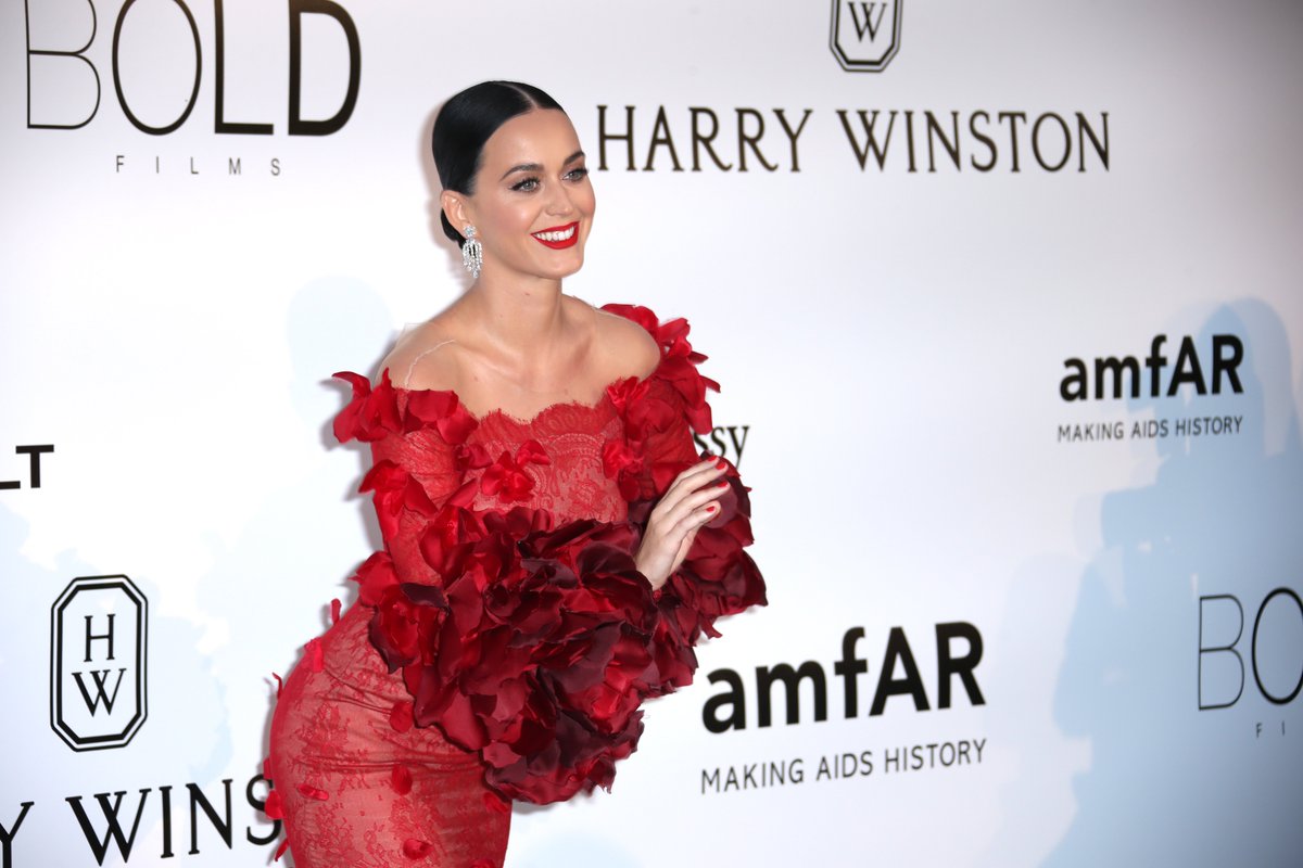 sitekatysource's tweet photo. HQ PHOTOS: amfAR Cinema Against AIDS Gala (Arrivals) https://t.co/zcubAUtXI4 https://t.co/s5Wi9wwUYB