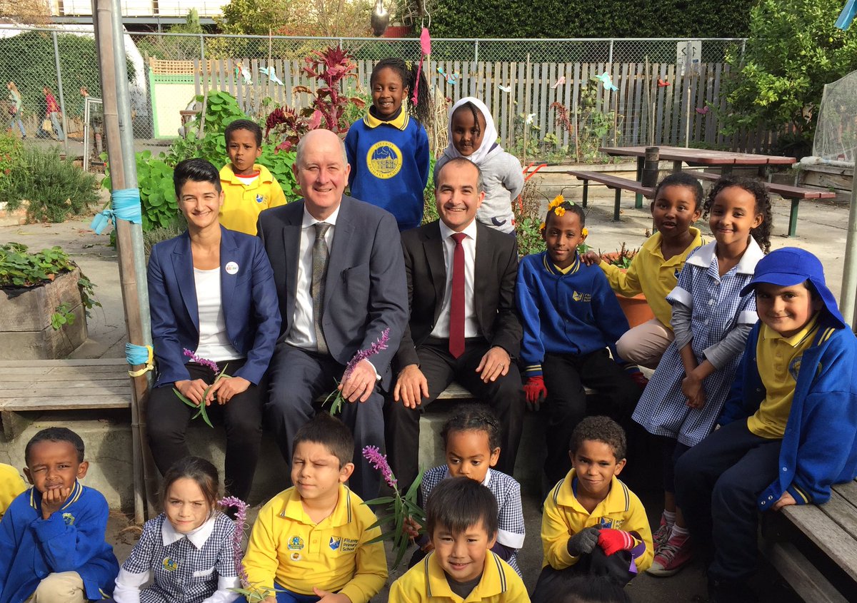 James_Merlino1's tweet photo. Rabbit's ears over the Minister's head. Enjoyed visiting Fitzroy PS. Great inner city school! #EducationWeek https://t.co/x3H6UPjW9f