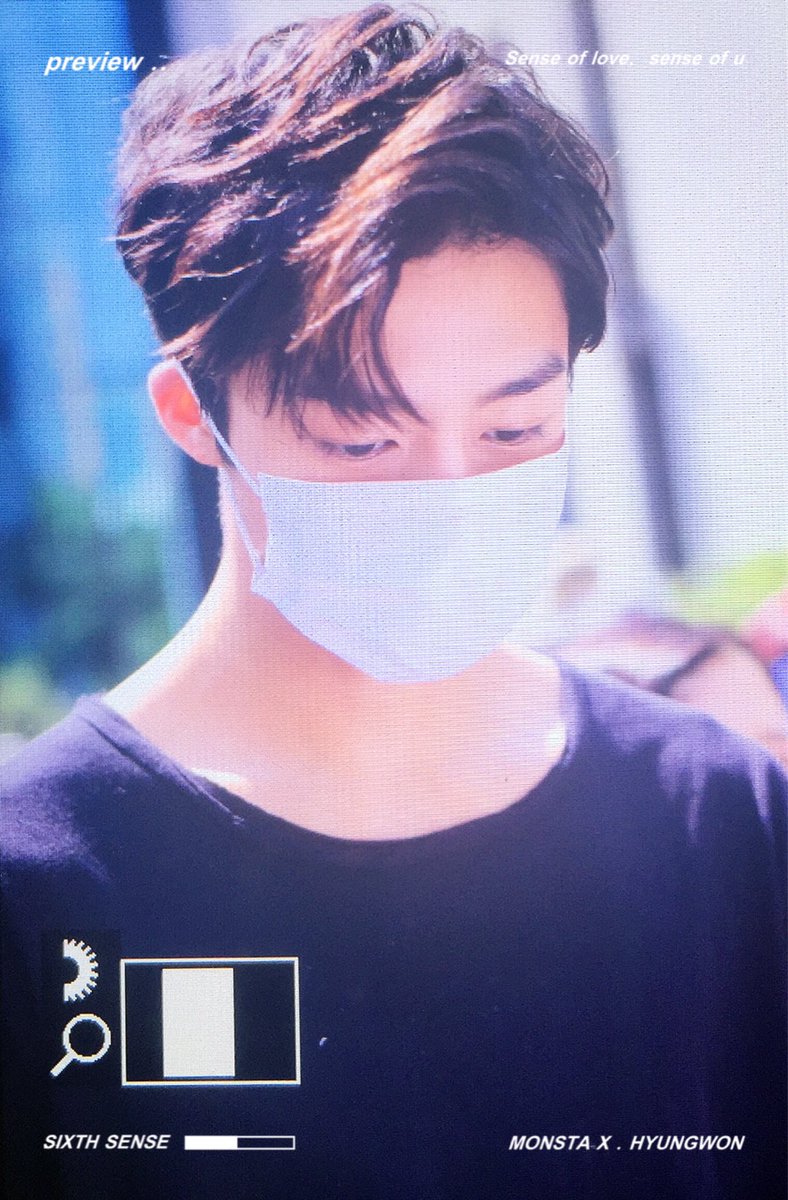hyunblazes's tweet photo. #INTL WHY DOES HYUNGWON LOOK SO HOT IN BLACK SHIRT MY HEART ISNT READY YET https://t.co/dmQpASt96t