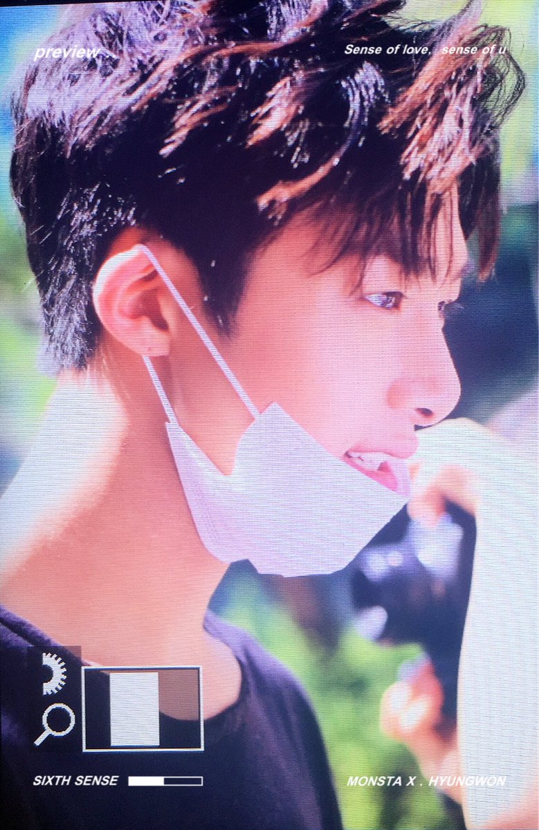 hyunblazes's tweet photo. #INTL WHY DOES HYUNGWON LOOK SO HOT IN BLACK SHIRT MY HEART ISNT READY YET https://t.co/dmQpASt96t