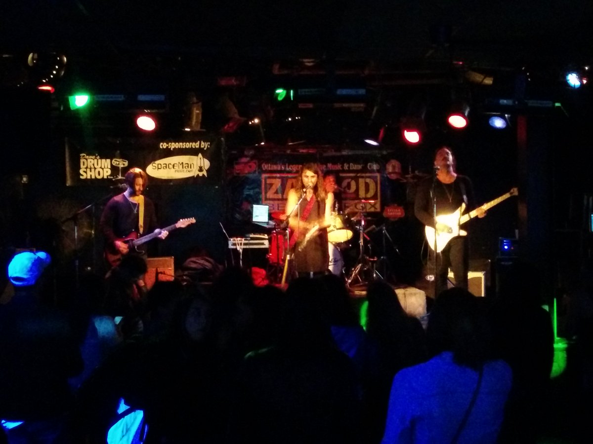 Empty_Shelves's tweet photo. @VanDamselMusic awesome show at @zaphods_ottawa https://t.co/mBVDIRlDfm