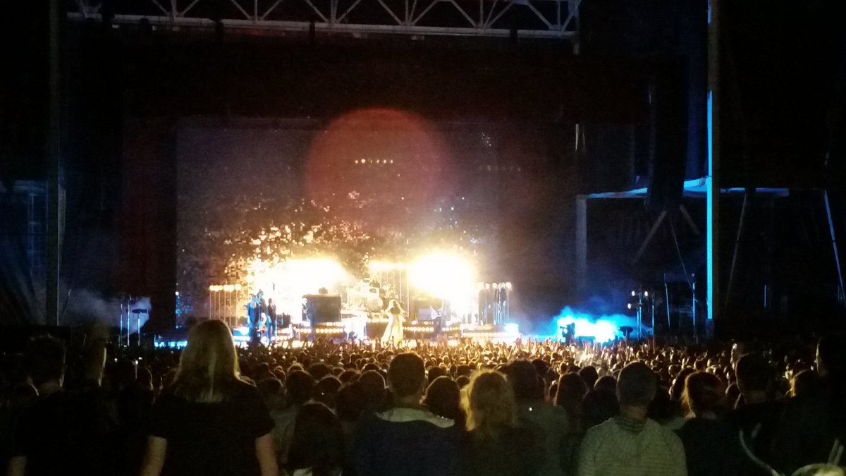 PepeOnTheRun's tweet photo. Florance and the Machine.  Could not have named a song or told you she had red hair.  Wow.  Solid.  Artist https://t.co/fgsR175ud0