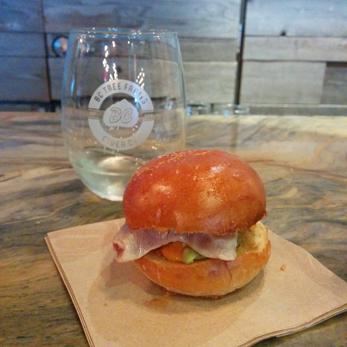 Tasted the new @BCTFCider ciders. Really enjoyed Apples &amp; Hops with tuna slider <a href="/TAPconvention/">T&B - Convention</a> #BrokenLadder