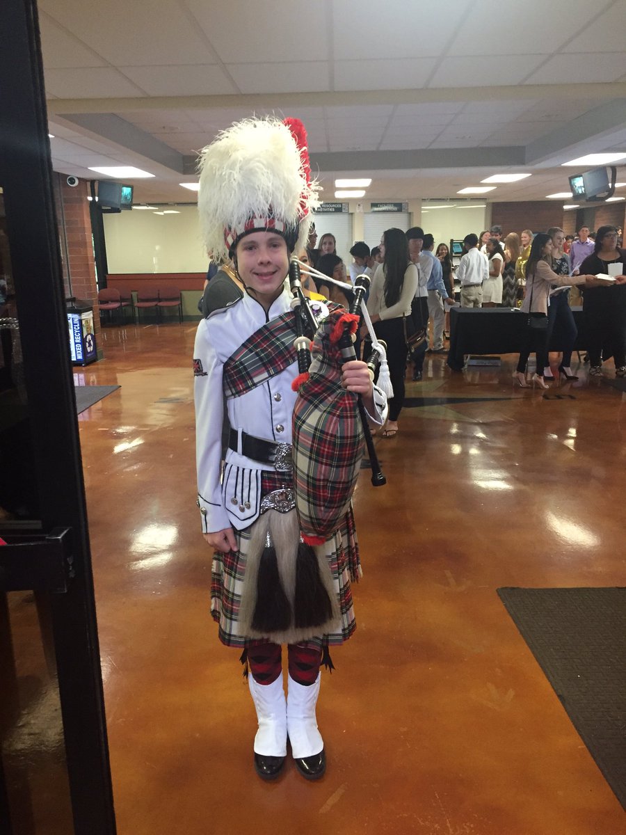 Josh Purvis of the Scarlet Brigade represented FHS playing the bagpipes at the Highest Honors 2016 ceremony!!