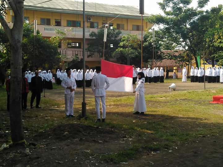 aminullahmajid's tweet photo. Upacara Hari Kebangkitan Nasional di Lapangan Univ. Yudharta for Indonesia @YudhartaNesia @NgalahPesantren 20 Mei 16 https://t.co/6mPQlWS7Sx