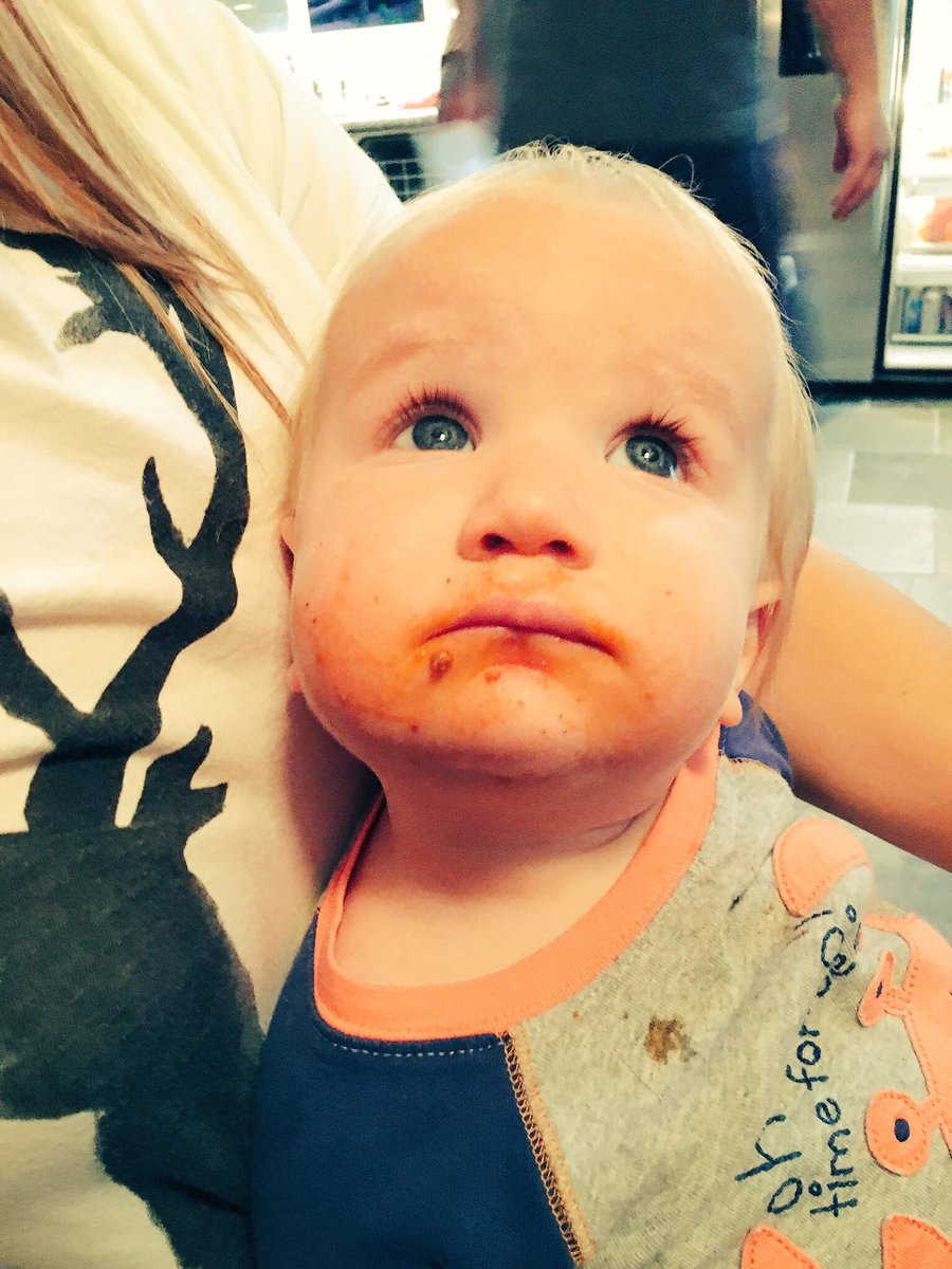 taylormwolfe's tweet photo. Sloppy JoeJoe face to kick off Jo Jo's Bach Fantasy Draft night @BachFantasy @JoelleFletcher https://t.co/eoqfGiwUPh