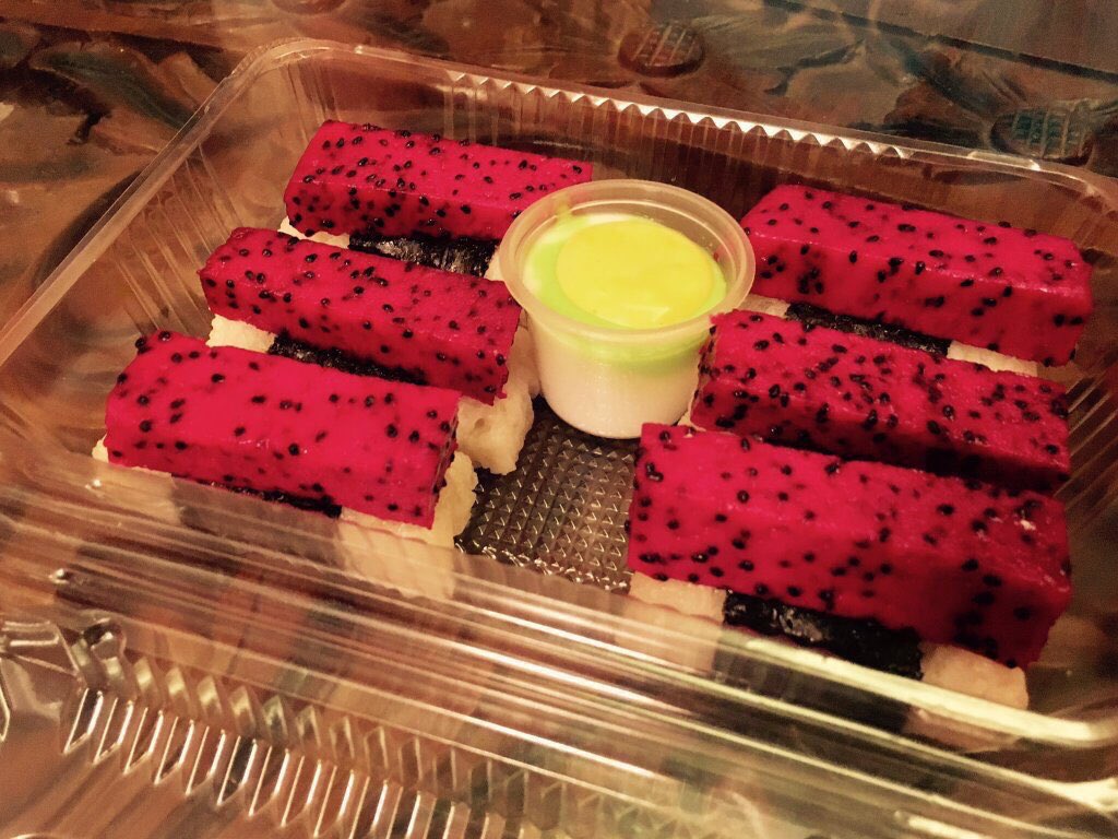 FoodPornMlaysia's tweet photo. Sushi pulut fruity 😋😍💕

Delivery area seremban &amp; senawang. 
whatsapp: 0143445422 https://t.co/8T1d46Gd4v