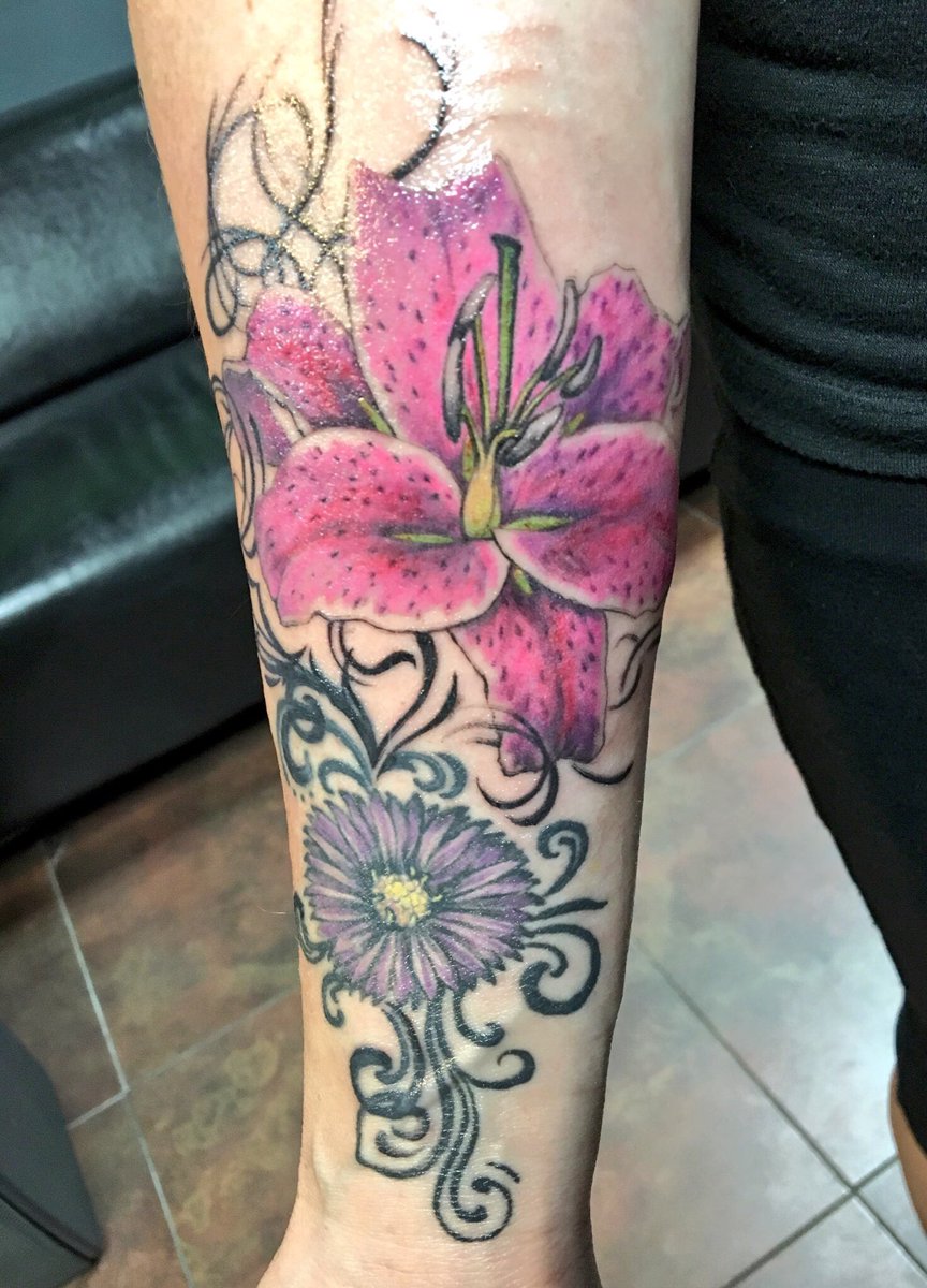 Wh1pper's tweet photo. FRESH INK!
Thx, Bobby @ #RawInk in Gaithersburg & @DC101! π #WINNER #inked #ink #newink #rawink #tattoo https://t.co/DTwUUdADBu