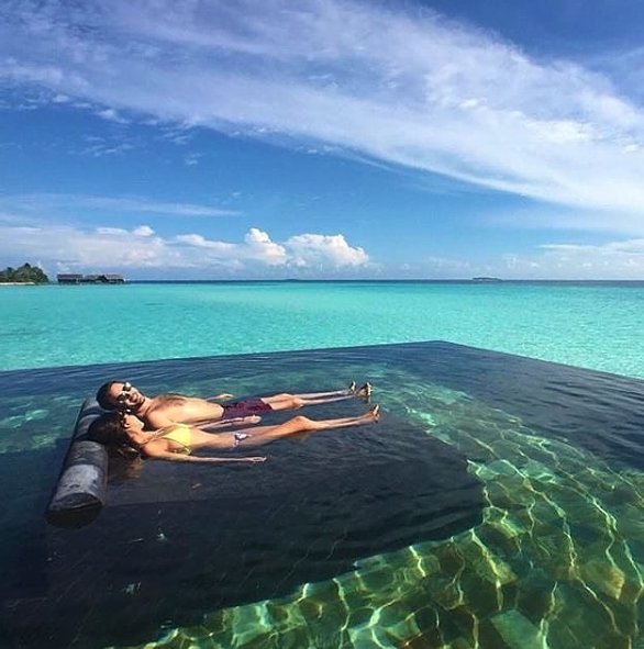 Типографика онлайн генератор. I don't care песня. Here with me d4vd. Motivational reminders. I don`t care (quotes).