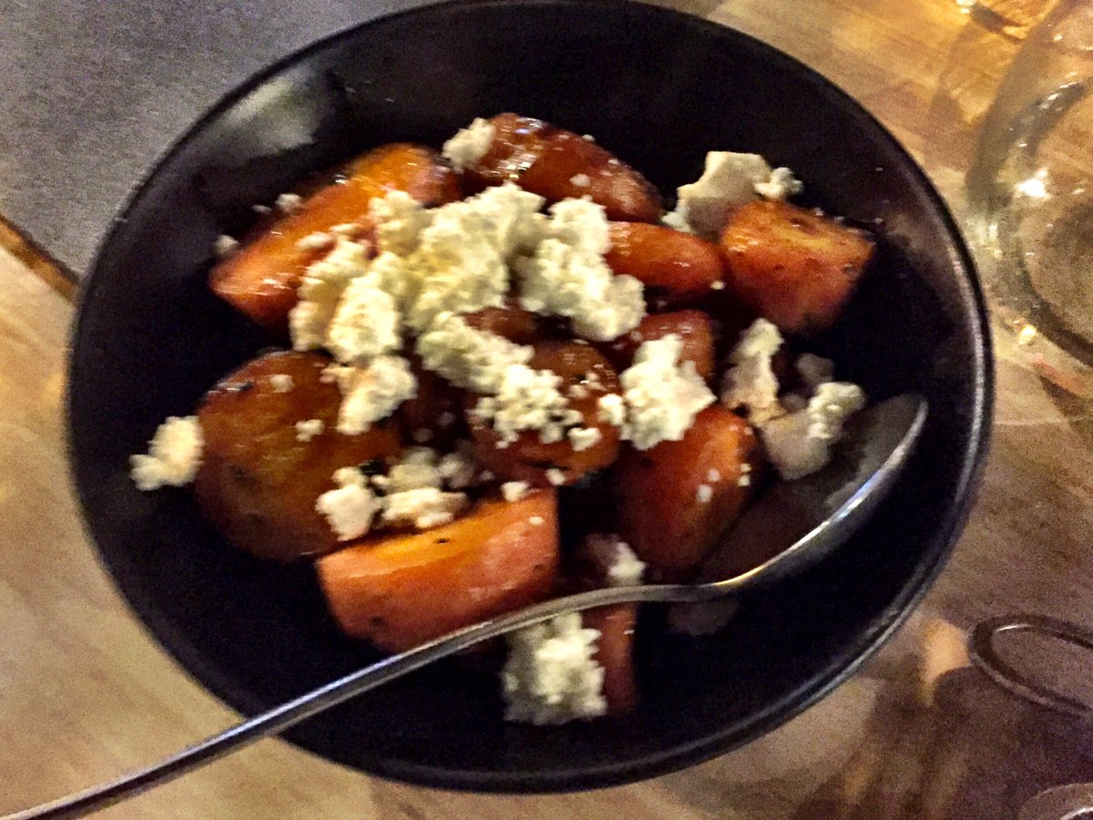 JimByersTravel's tweet photo. Fab roast carrots w/ feta, excellent prawns and great beers at Coast restaurant Hervey Bay. @FraserCoastQLD #ATE16 https://t.co/h1doJ1EQDZ