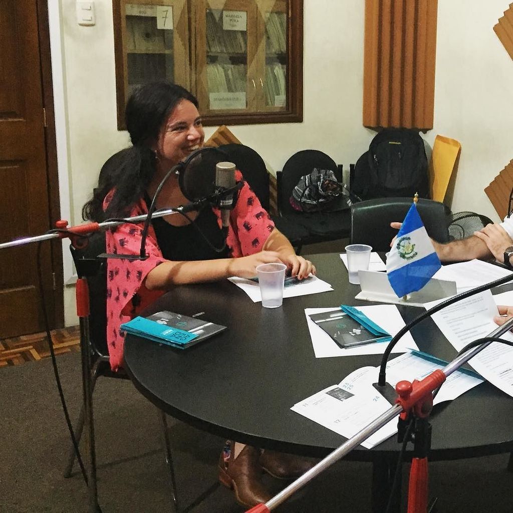 Mankool_Guatema's tweet image. Hablando de la vida de una Coordinadora para el Desarrollo en Guate, en #ConAcentoEspañol para la Radio pública de …