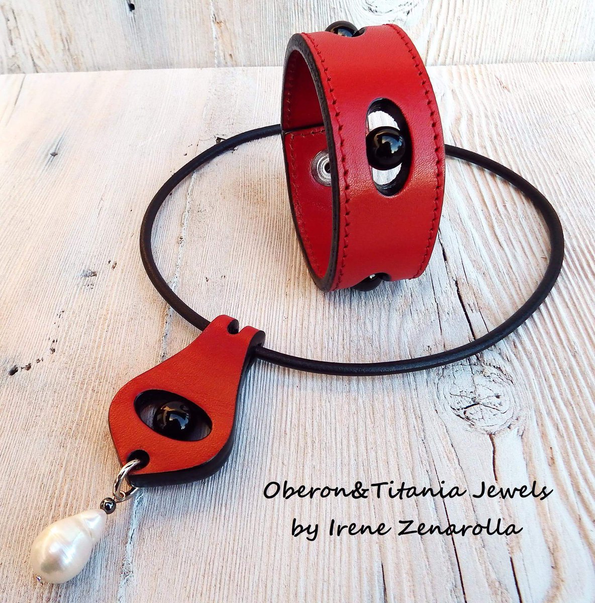 Incotro di sguardi
Bracciale EYES
Pendente DARK EYES
Oberon&amp;Titania Jewels
m.facebook.com/Oberon-Titania…