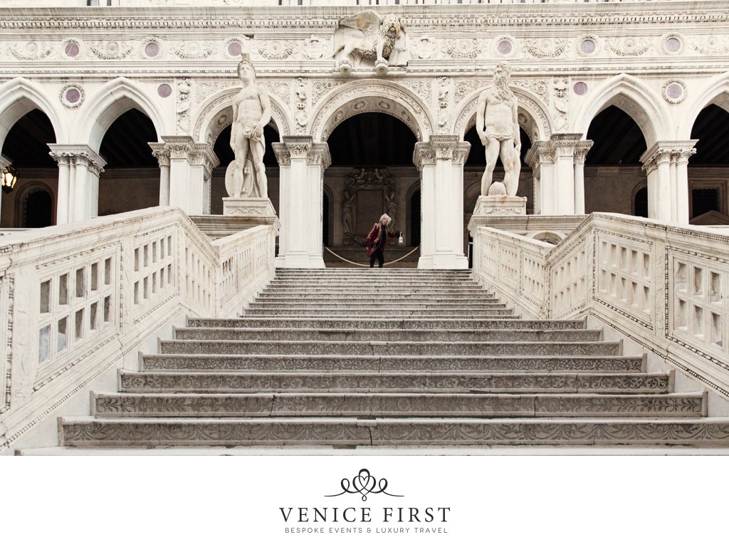 Venice4Kids's tweet photo. Did you know that #DogePalace has a lot of secret passages?
Let's discover it with our exclusive tours! #venice4kids https://t.co/lEAlAHVh0A