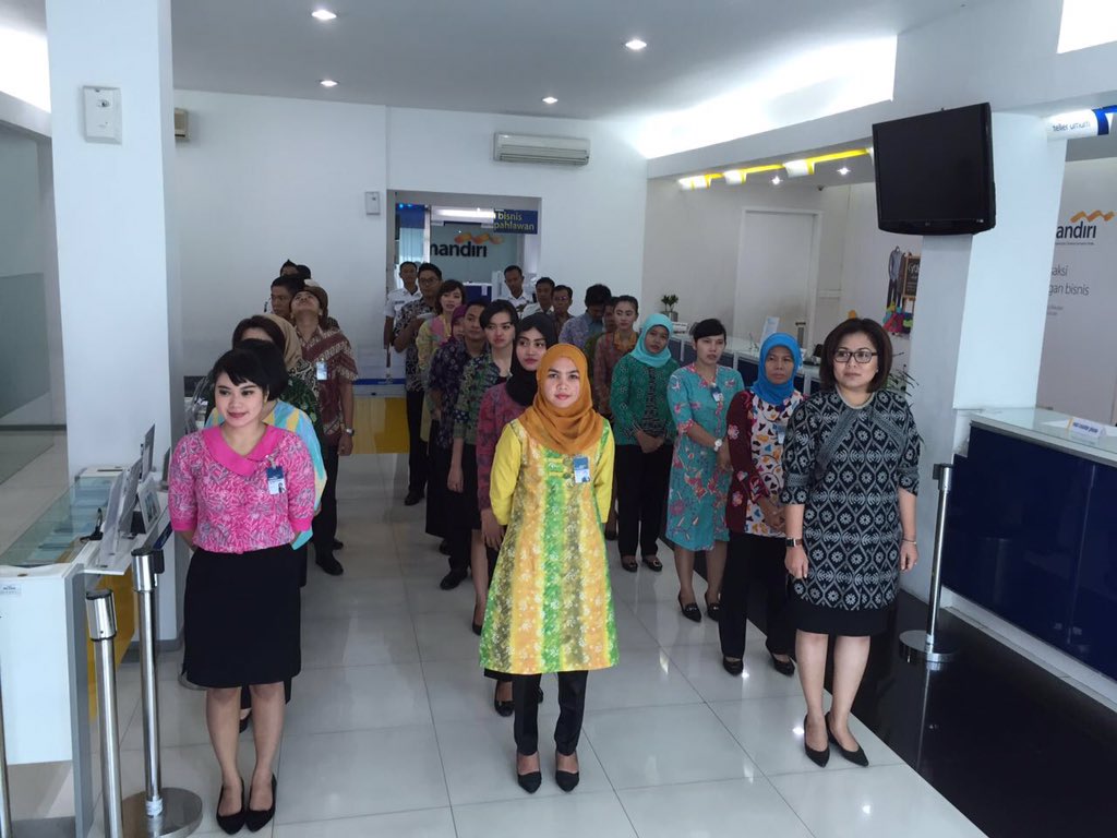 lyamarina's tweet photo. @bankmandiri upacara kebangkitan nasional #workingatmandiri #semarangpahlawan #harkitnas https://t.co/GUVB7qvRhT