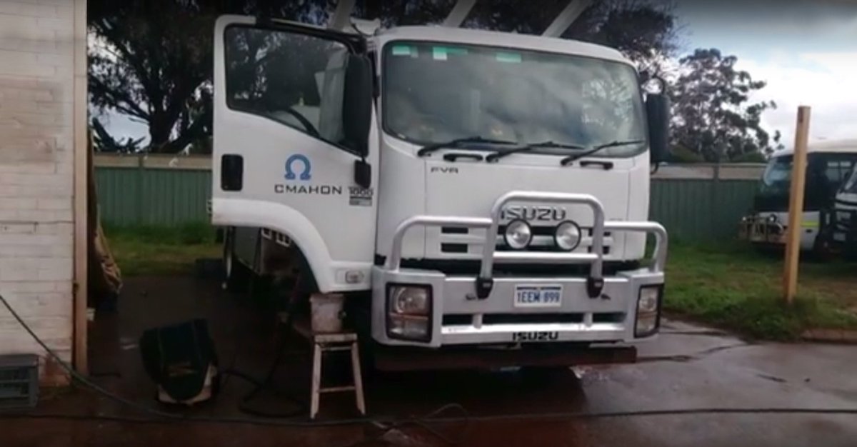 welshpoolwash's tweet photo. How to Truck Detailing?Look Have to https://t.co/FaZe36ZMR3
#truckwash #truckdetailing https://t.co/5HQmwLo8lS