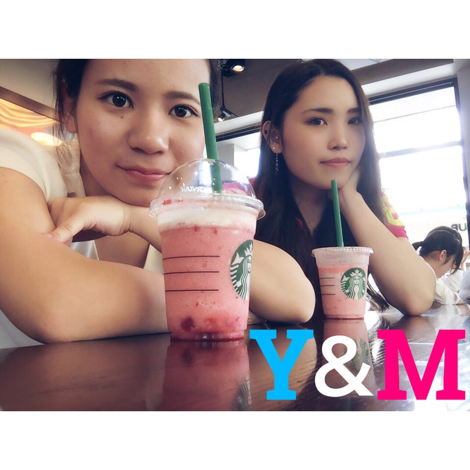 Y&M💋
.
.
スタバでまったり〜♪
#strawberrydelight 
いちご好きにはたまらんたまらん😋💕