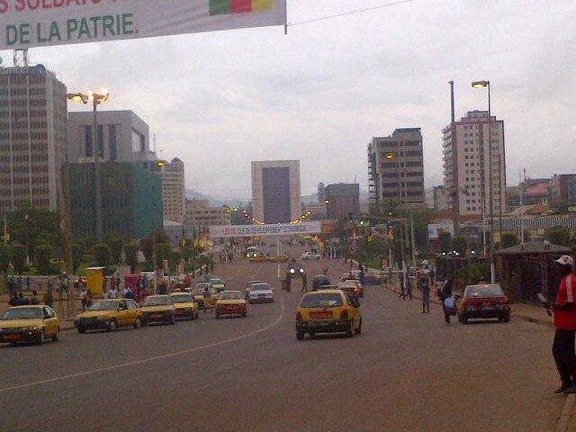 Ashille_ALEGA's tweet photo. Le pavoisement est VertRougeJauné ! l'Unité de la Patrie est exaltée et magnifiée. #FeteNationale237 #UnityDay237 https://t.co/L8MrLPoSZw